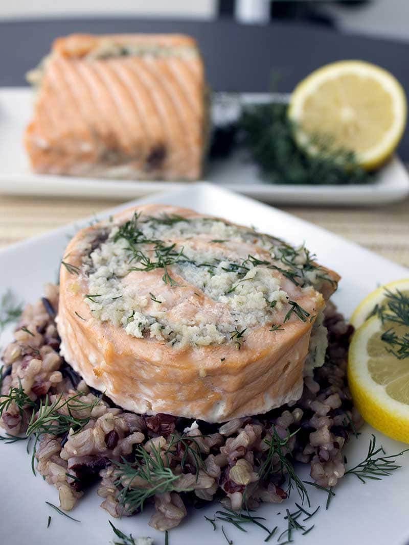 Easy Salmon and Crab Rolls – This is a healthy and easy salmon recipe that you can use to impress your friends. It looks fancy but anyone can make it │ TheFitBlog.com