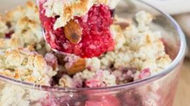 Protein berry crumble