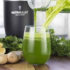 Green smoothie with ginger, cucumber and parsley