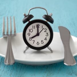 Clock on empty plate