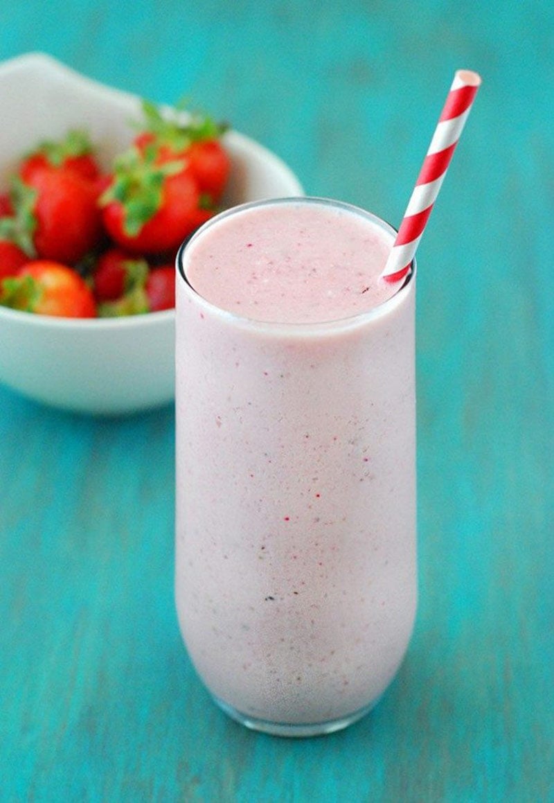 low-carb strawberry cheesecake smoothie