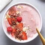 Low-carb Strawberry Smoothie Bowl