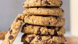 Stack of 6 chocolate chip cookies